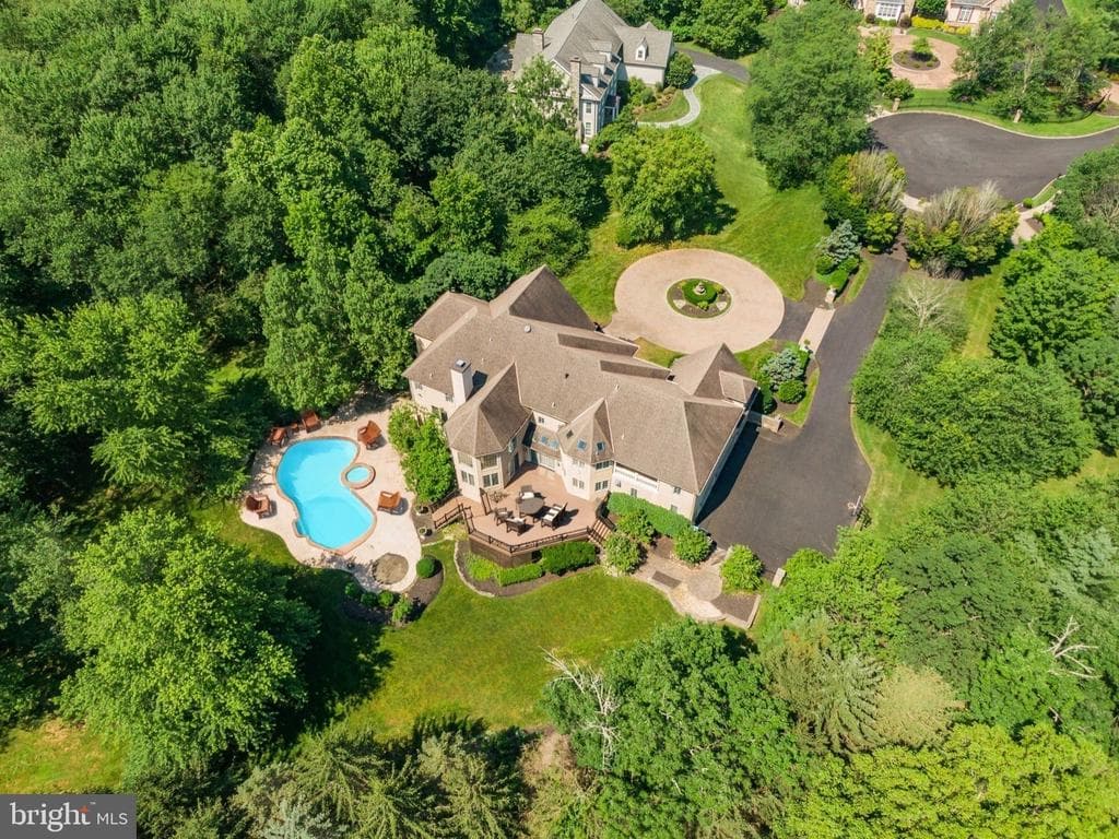 1389 Lamplighter Circle photo 1