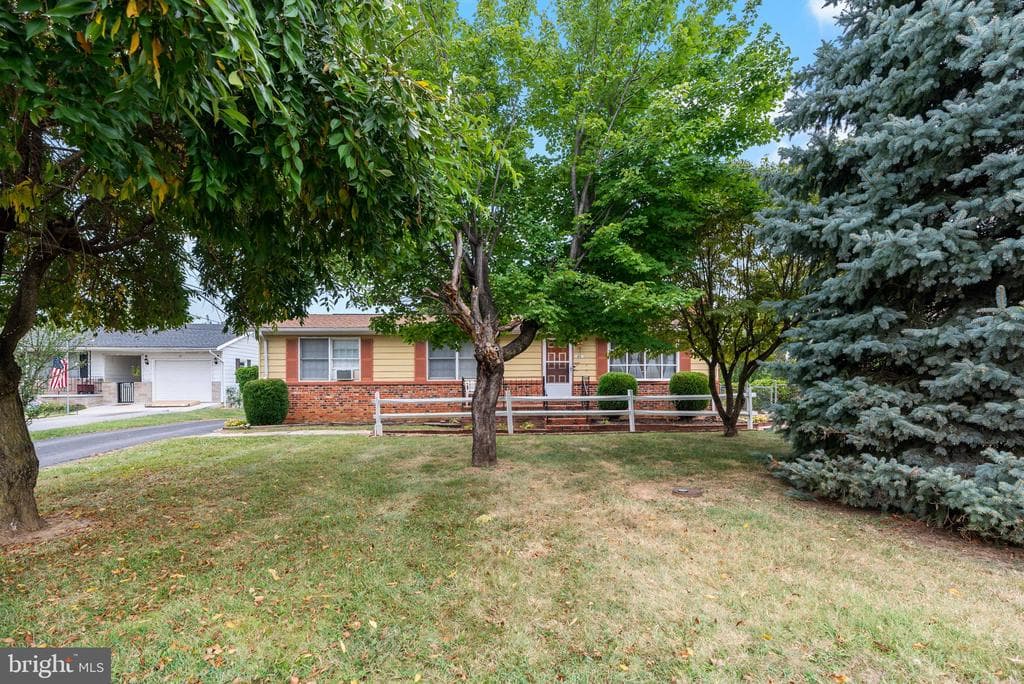 49 Hinton Court photo 1