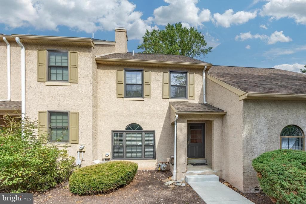 1606 Stoneham Drive photo 1