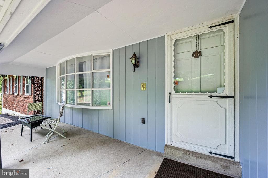 111 Cheyney Road photo 1