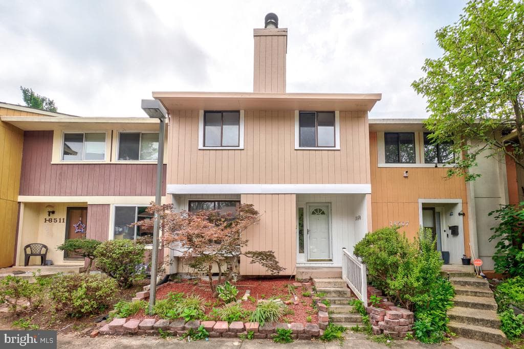 18509 Sparrows Point Place photo 1