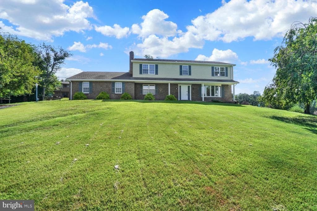 1631 Detwiler Court photo 1
