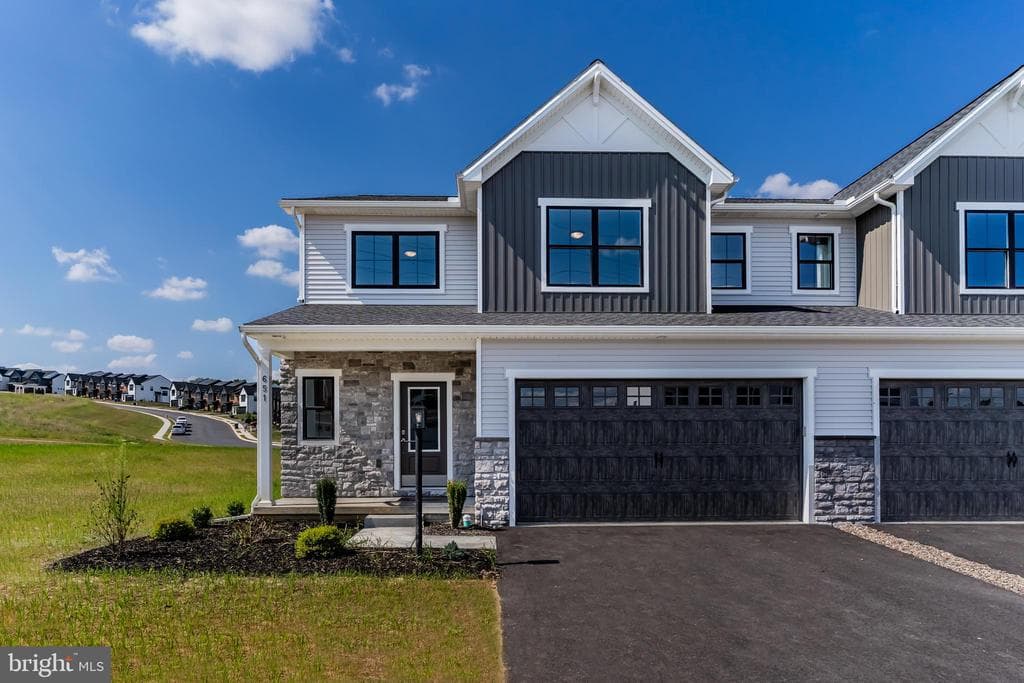 667 Brittany Drive photo 1