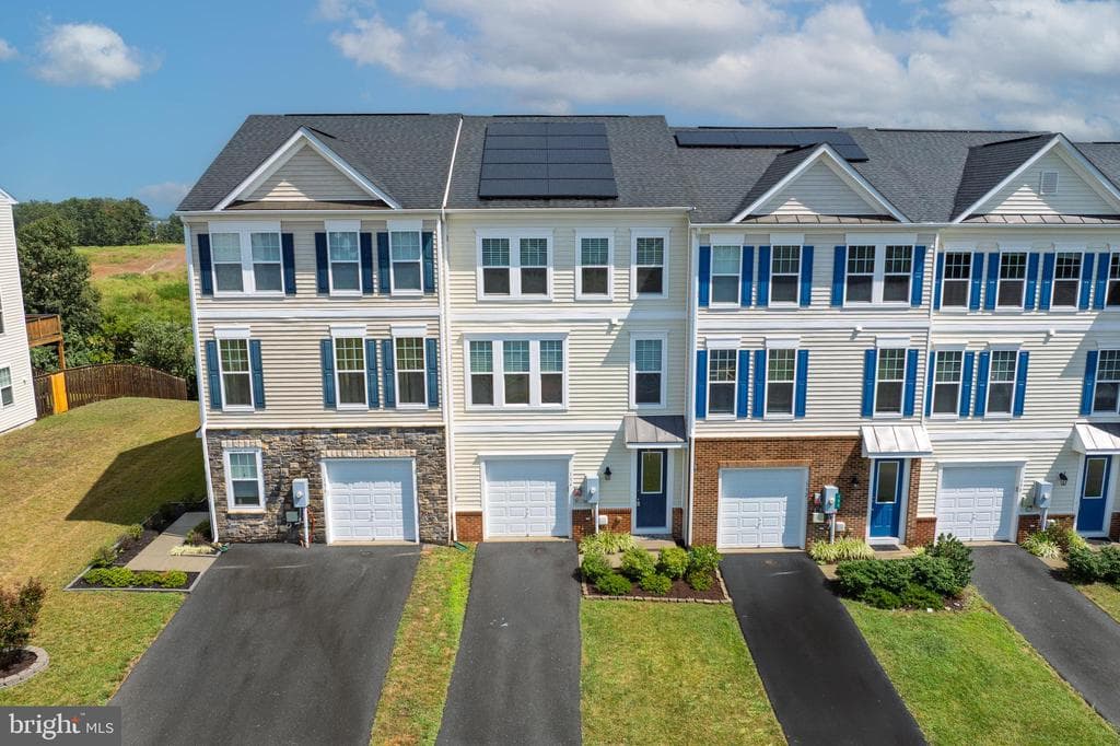 154 Solara Drive photo 1