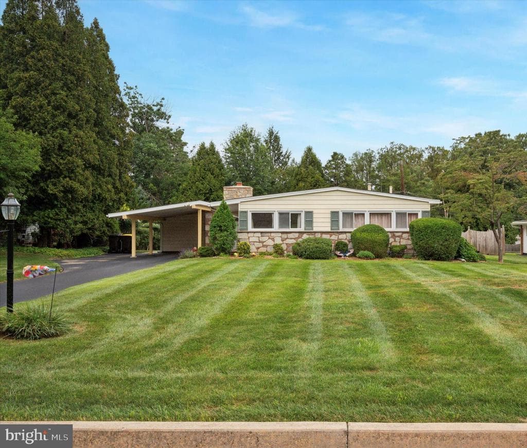 519 Paddock Road photo 1