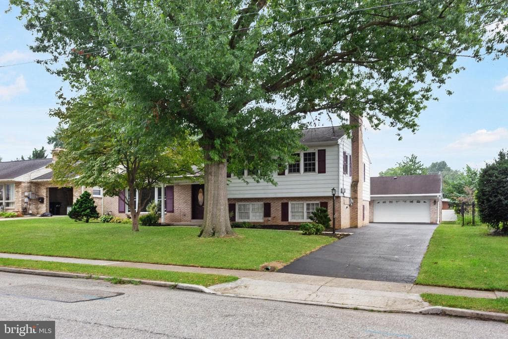 207 Mckinley Avenue photo 1