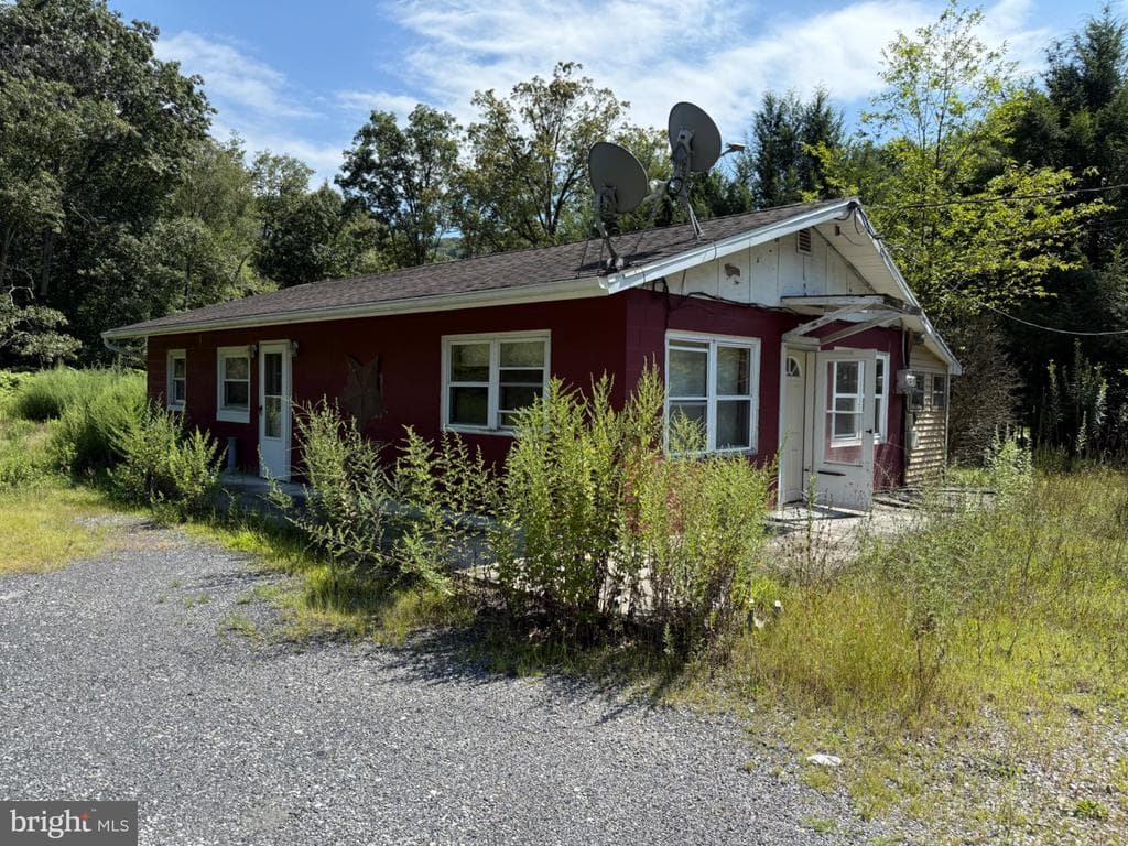 8 Tremont Road photo 1