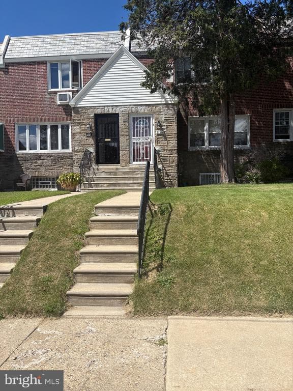 1723 Wynsam Street photo 1