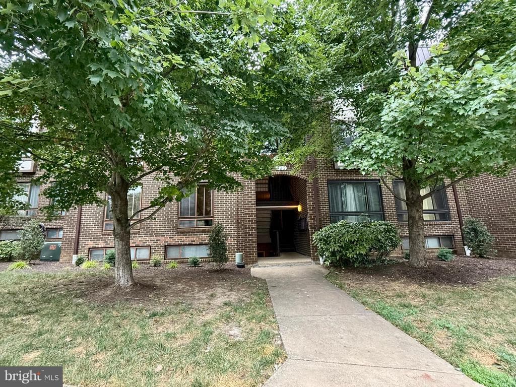 122 Roberts Lane #400 photo 1