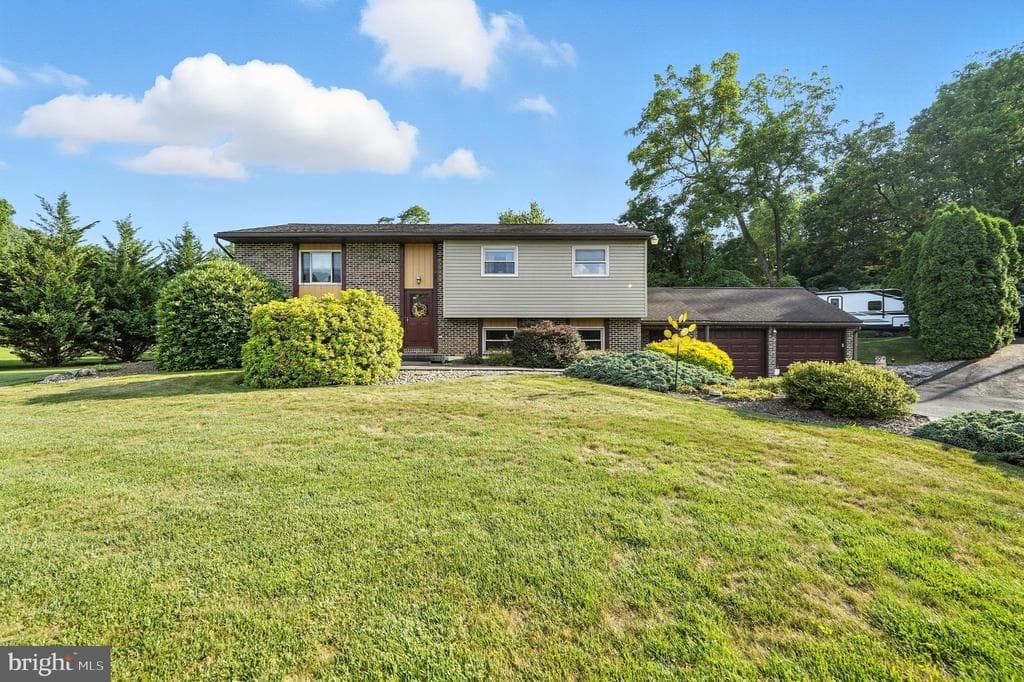 6176 Ridge Road photo 1