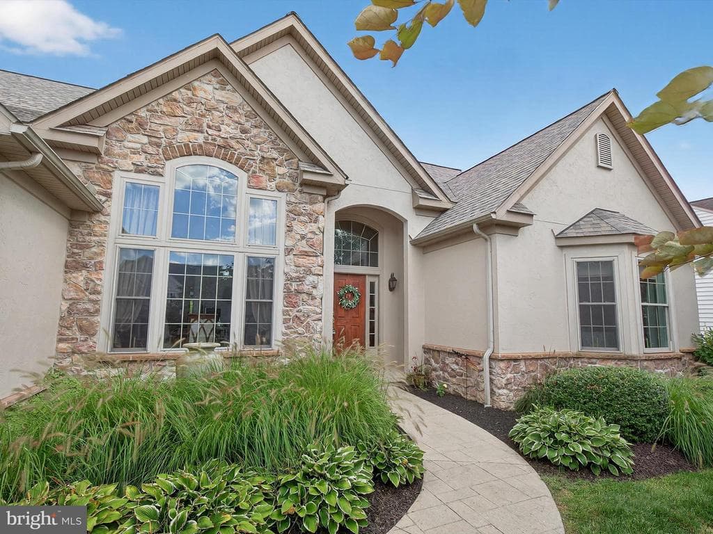 667 Golden Eagle Way photo 1