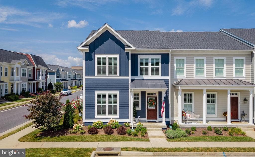 3452 Crepe Myrtle photo 1