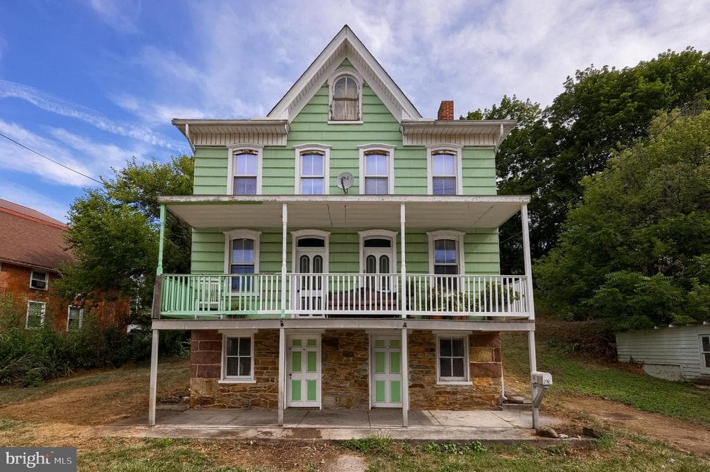 23 E George Street photo 1