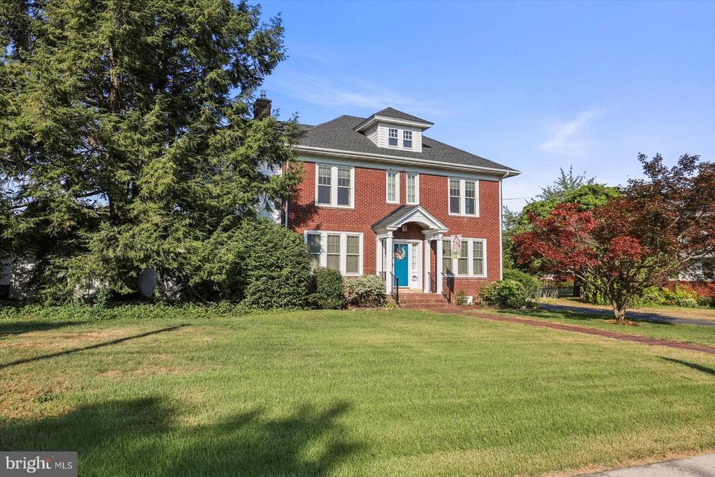 222 Eichelberger Street photo 1