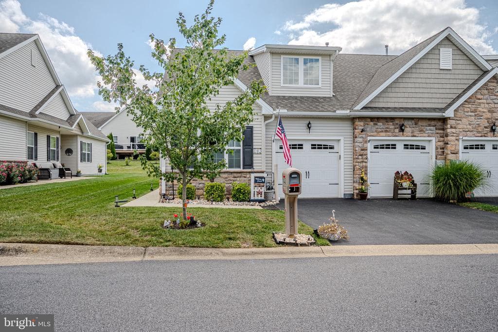 143 Rose View Drive photo 1