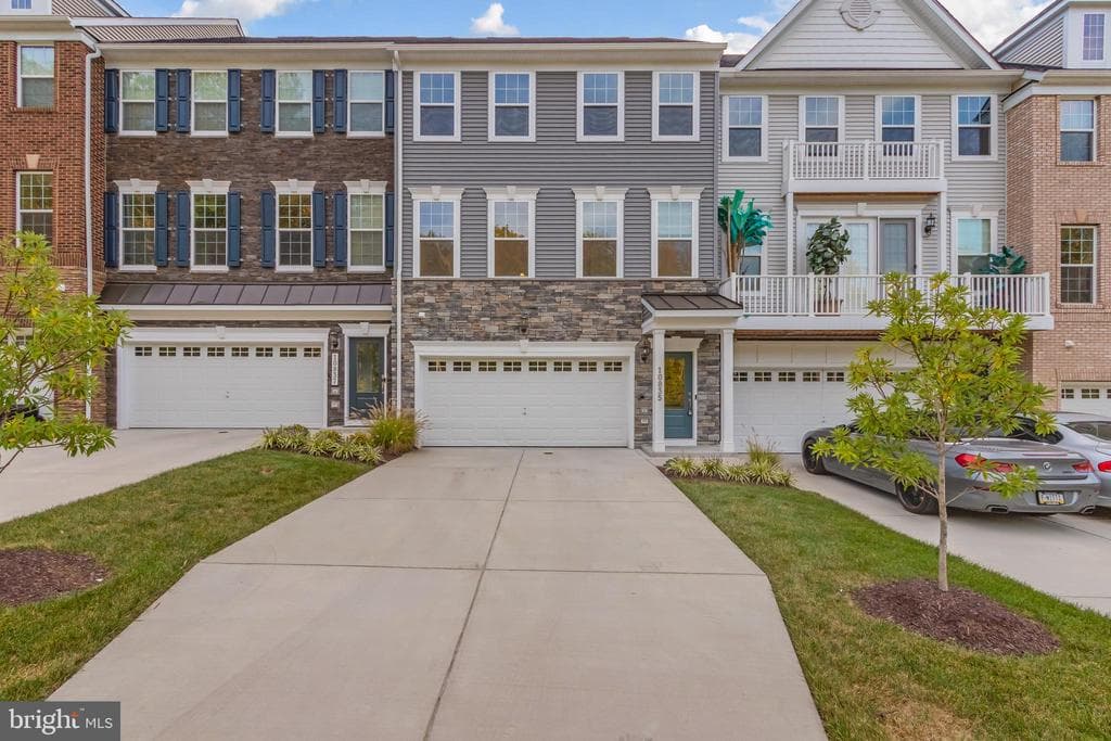 10835 Foxtrot Circle photo 1
