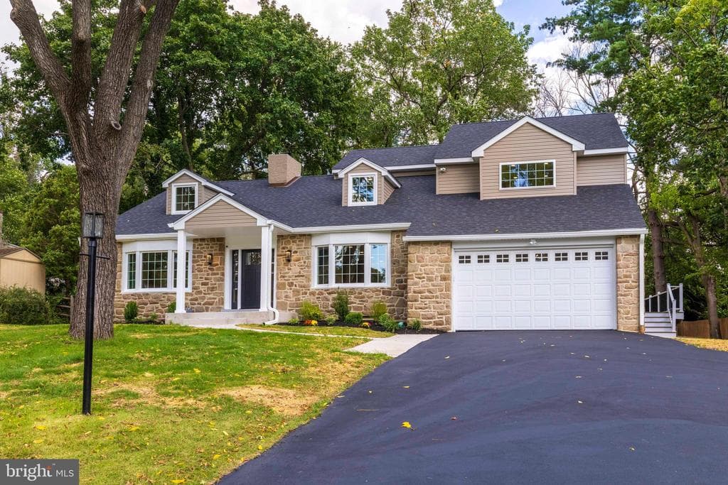 1041 Kipling Road photo 1