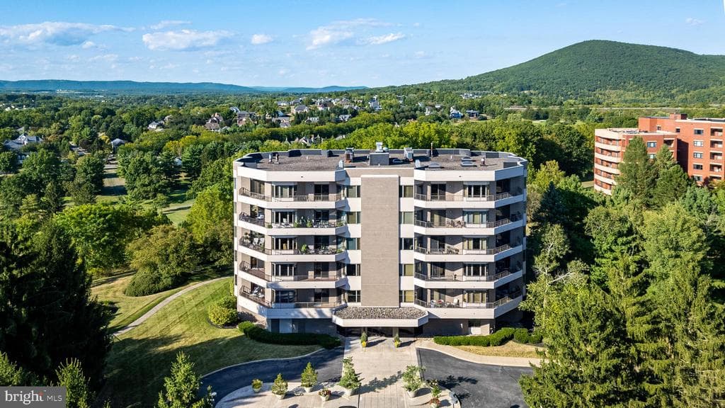 425 Windmere Drive #3b photo 1