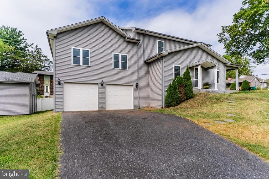 4623 Marblehead Street photo 1