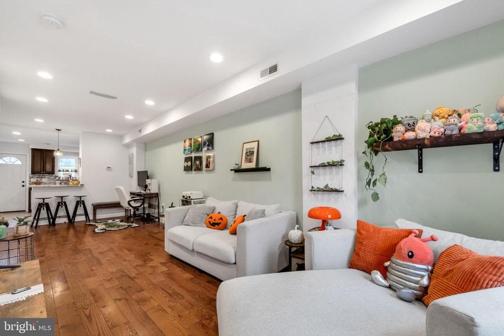 1833 E Albert Street photo 1