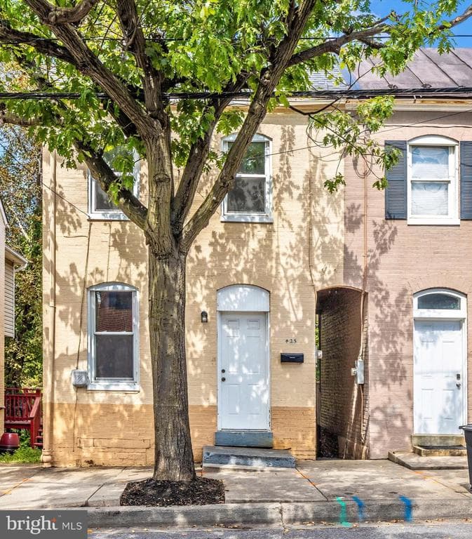 425 W Patrick Street photo 1