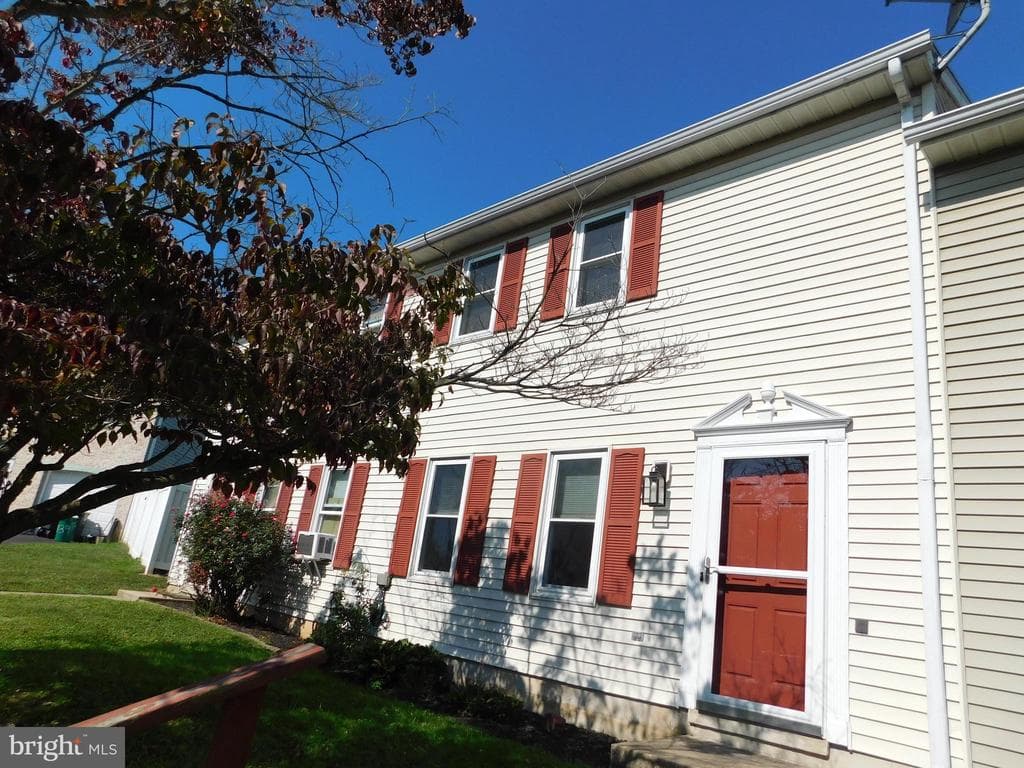 843 Lucilla Court photo 1
