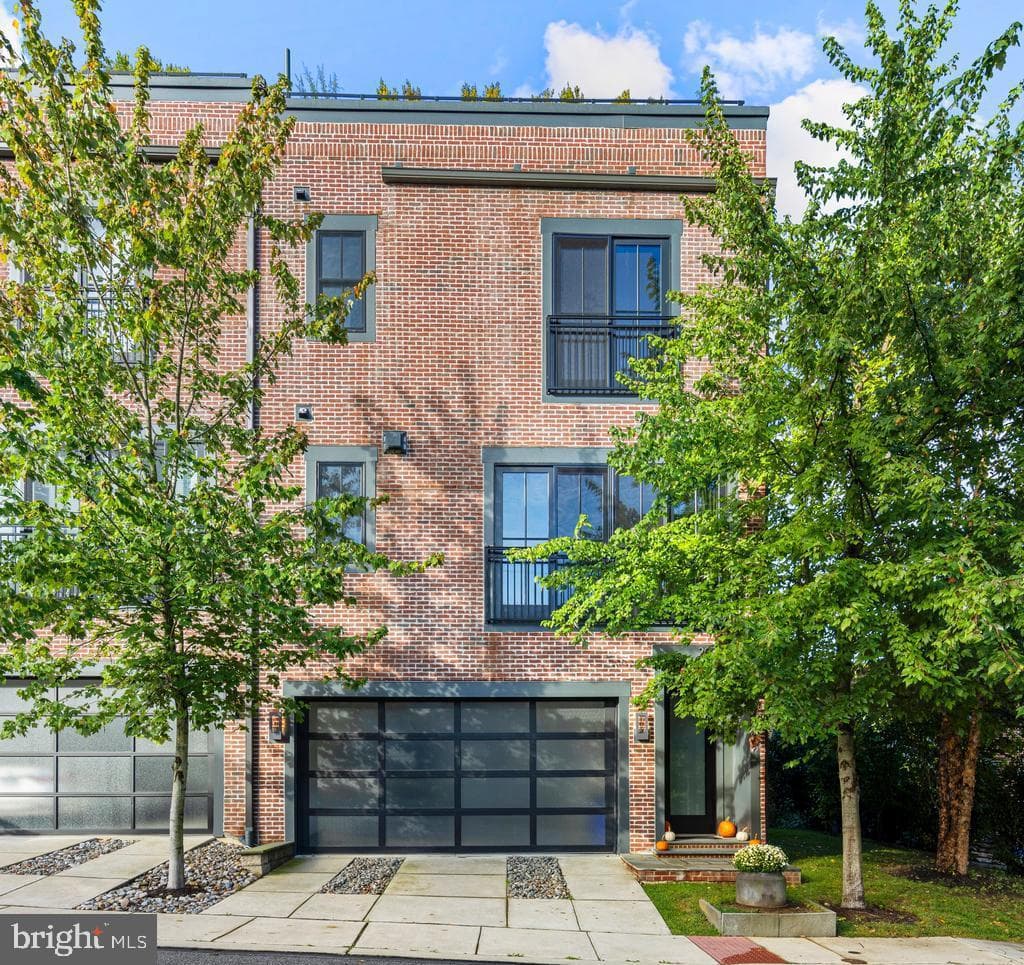 207 Willow Avenue photo 1