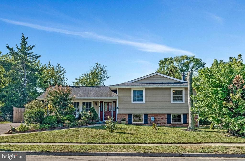400 E Poplar Road photo 1