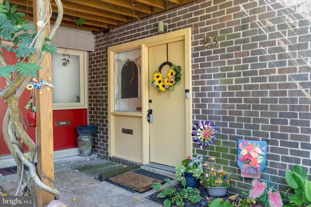 23 Penny Lane #23 photo 1