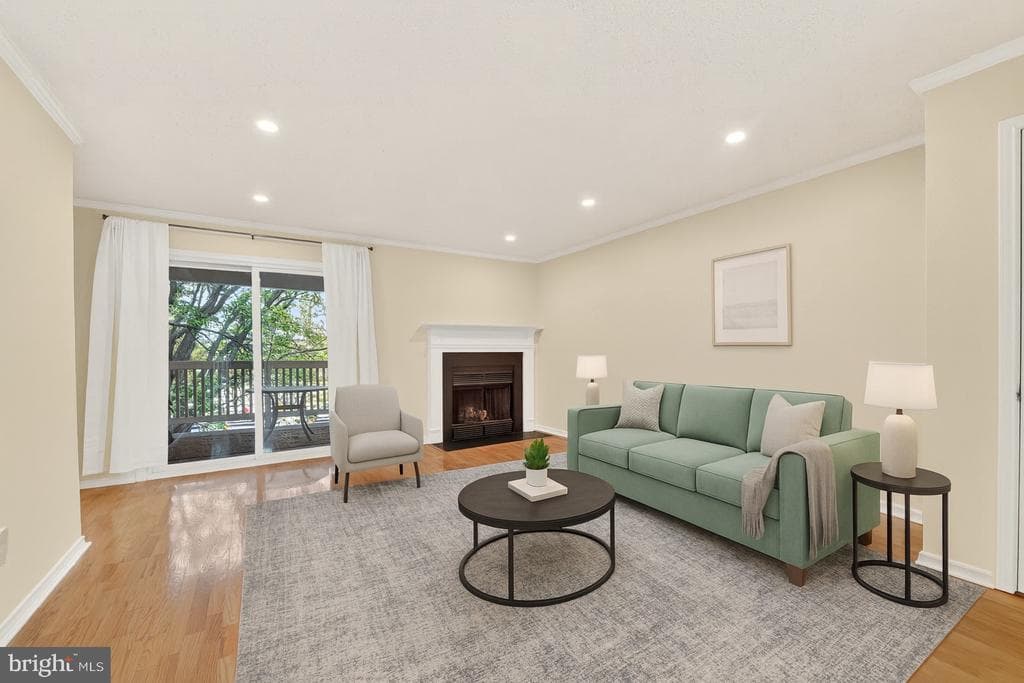 1541 Lincoln Way #201a photo 1