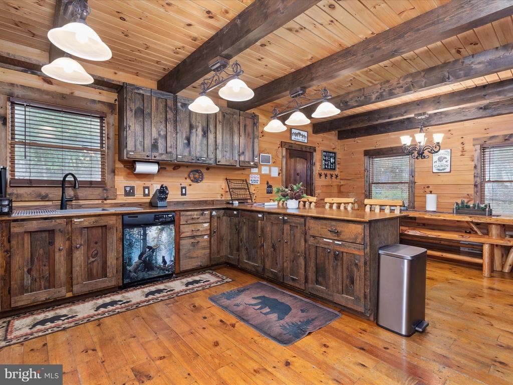193 Ash Lane photo 1