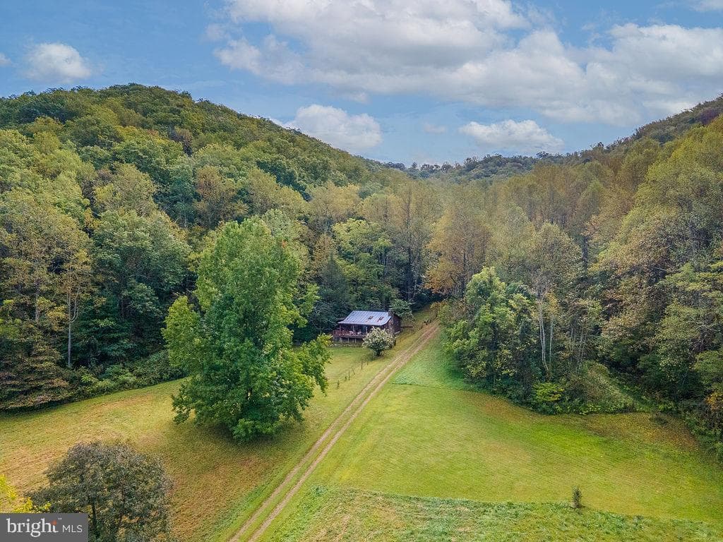 1463 Quaker Run Road photo 1
