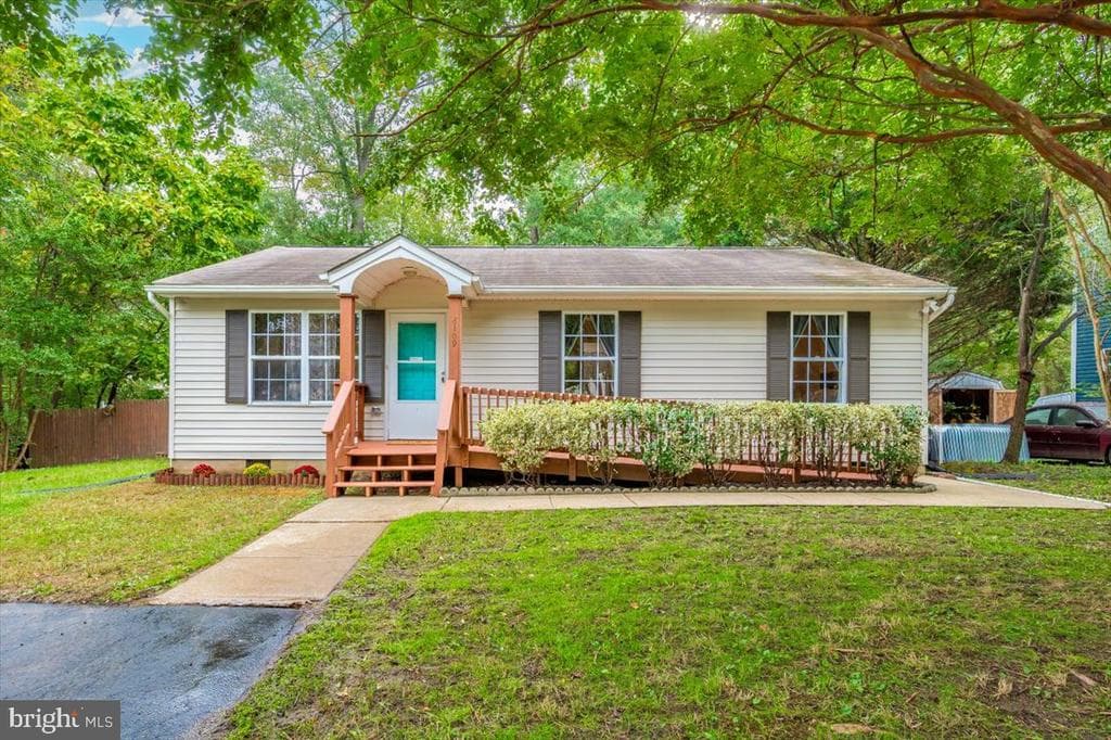 8109 Beverly Road photo 1