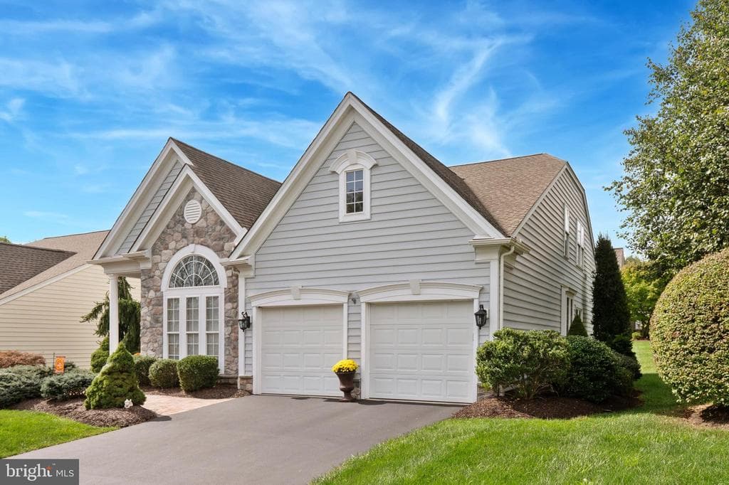 213 Katsura Drive photo 1