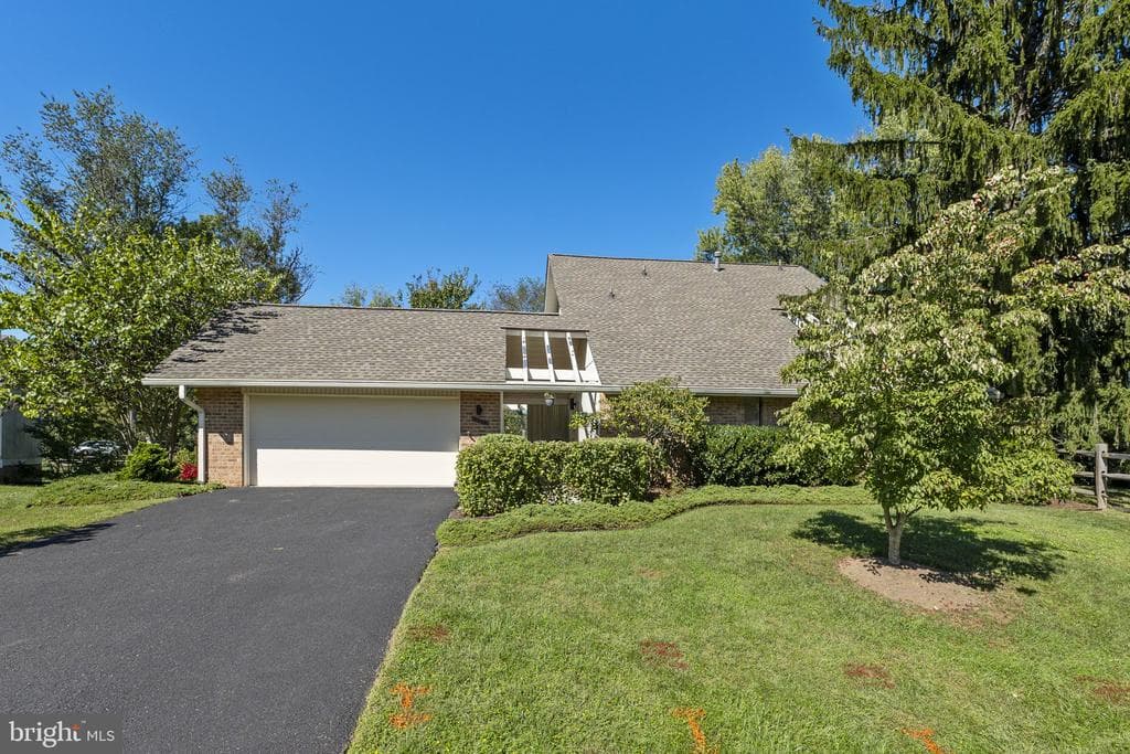 9529 Ash Hollow photo 1