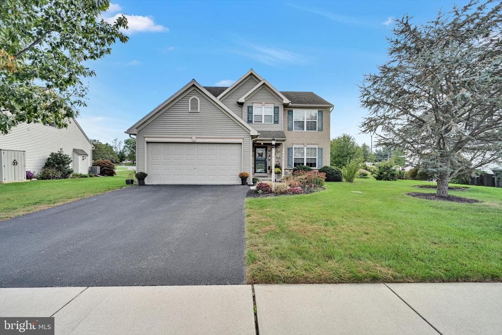 114 Bloomfield Drive photo 1