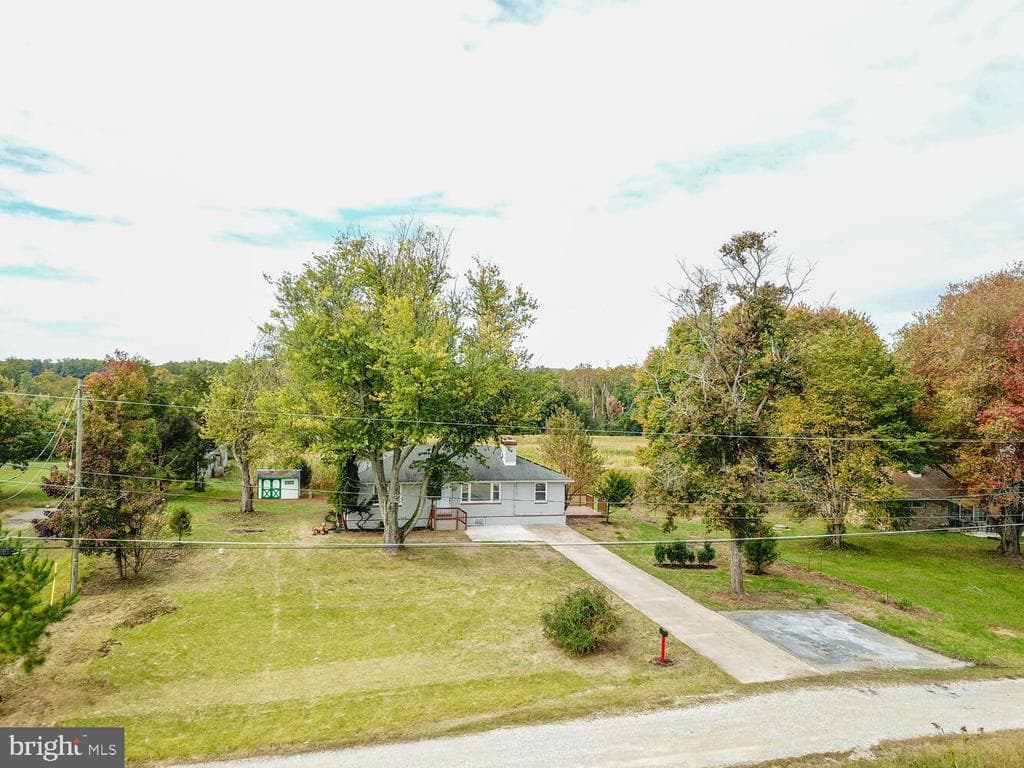 418 Hiobs Lane photo 1