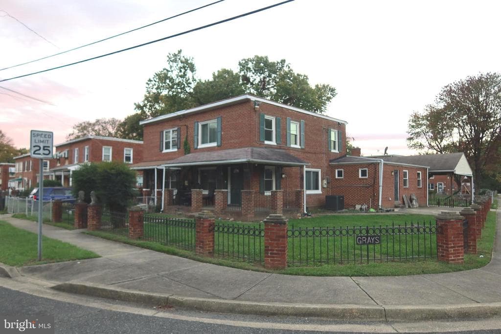 1152 Booker Drive photo 1