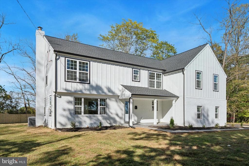 896 Conestoga Road photo 1