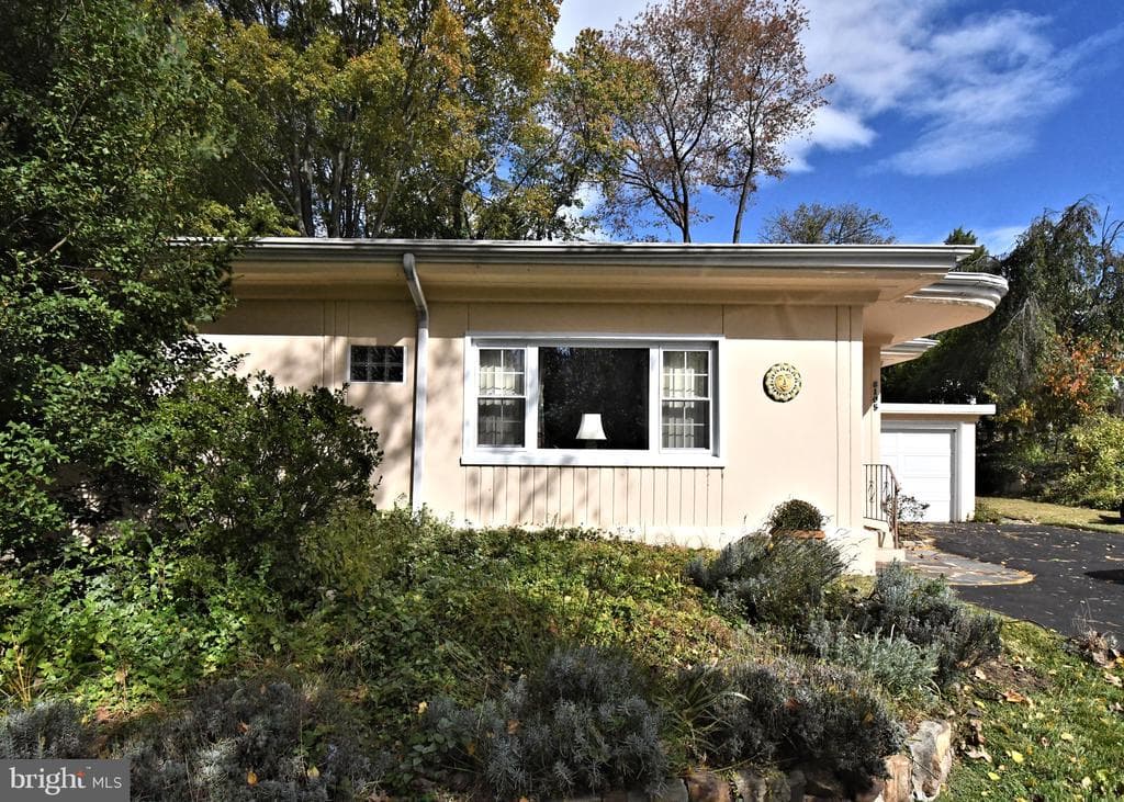 8105 Hull Drive photo 1