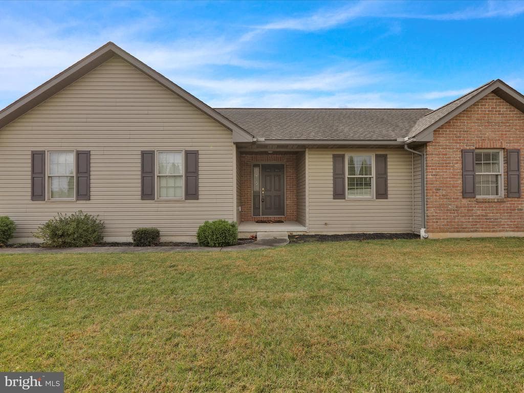 26 Village Drive photo 1