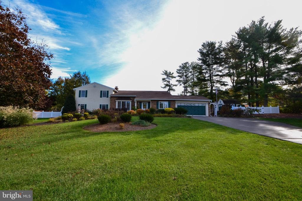 2511 Cedarhurst Drive photo 1