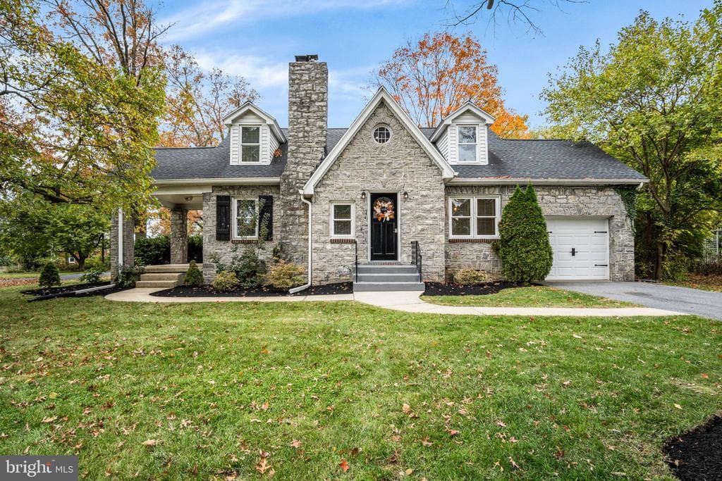 100 N Saint Johns Drive photo 1