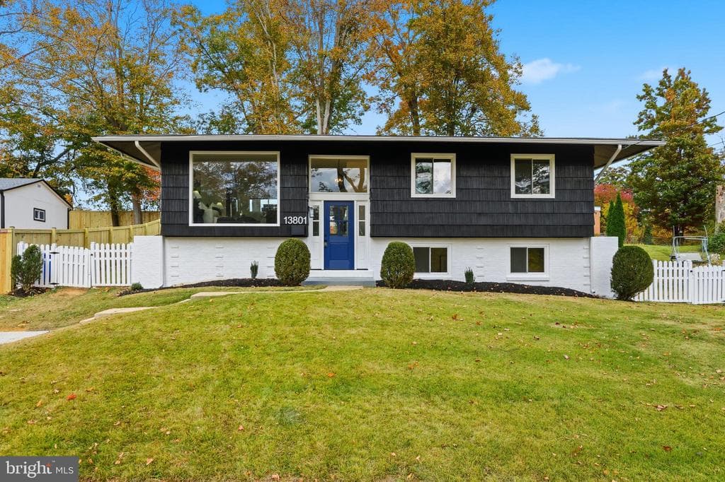 13801 Lionel Lane photo 1