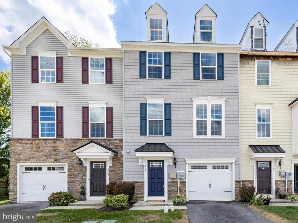 104 Cricket Drive photo 1