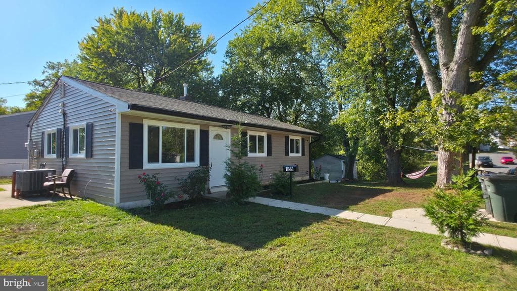 185 Cabbel Drive photo 1