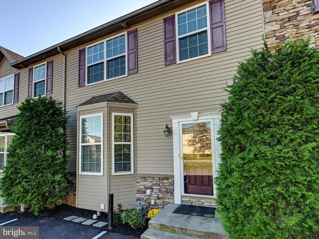 653 Sunglow Drive photo 1