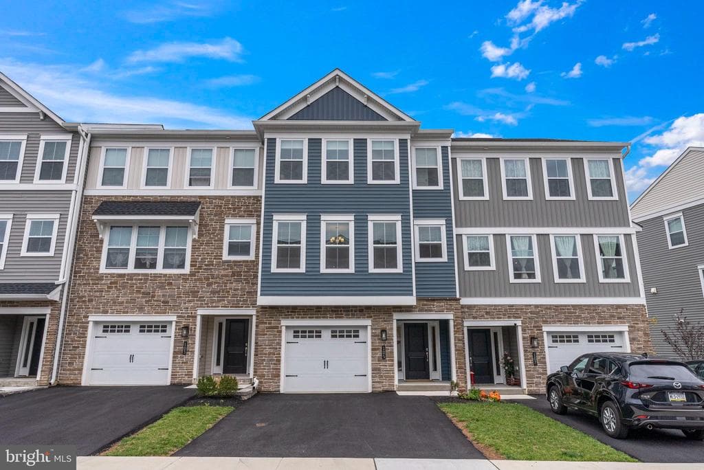 105 Higher Rock Court photo 1