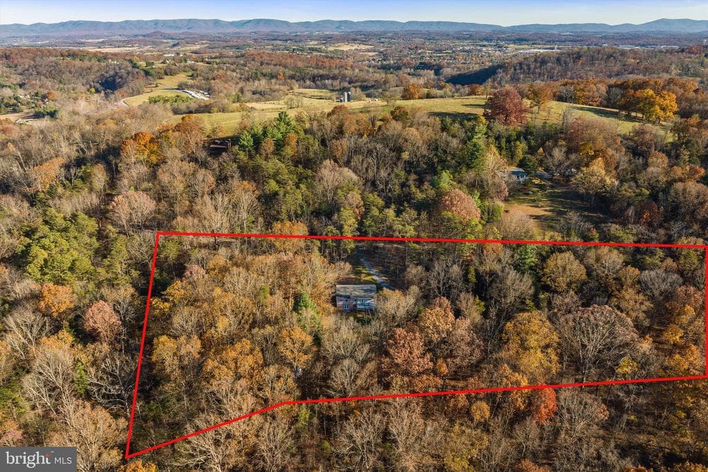 209 Raintree Road photo 1