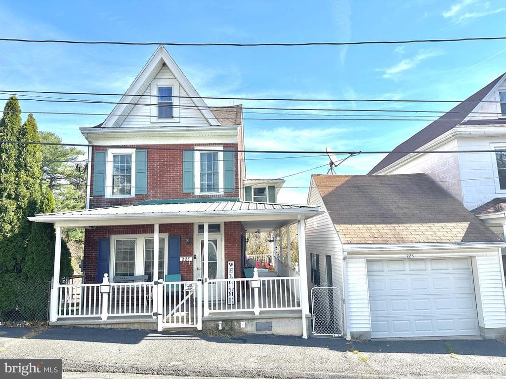 225 Cherry Street photo 1